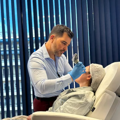 Γιατρός Facemed Clinic